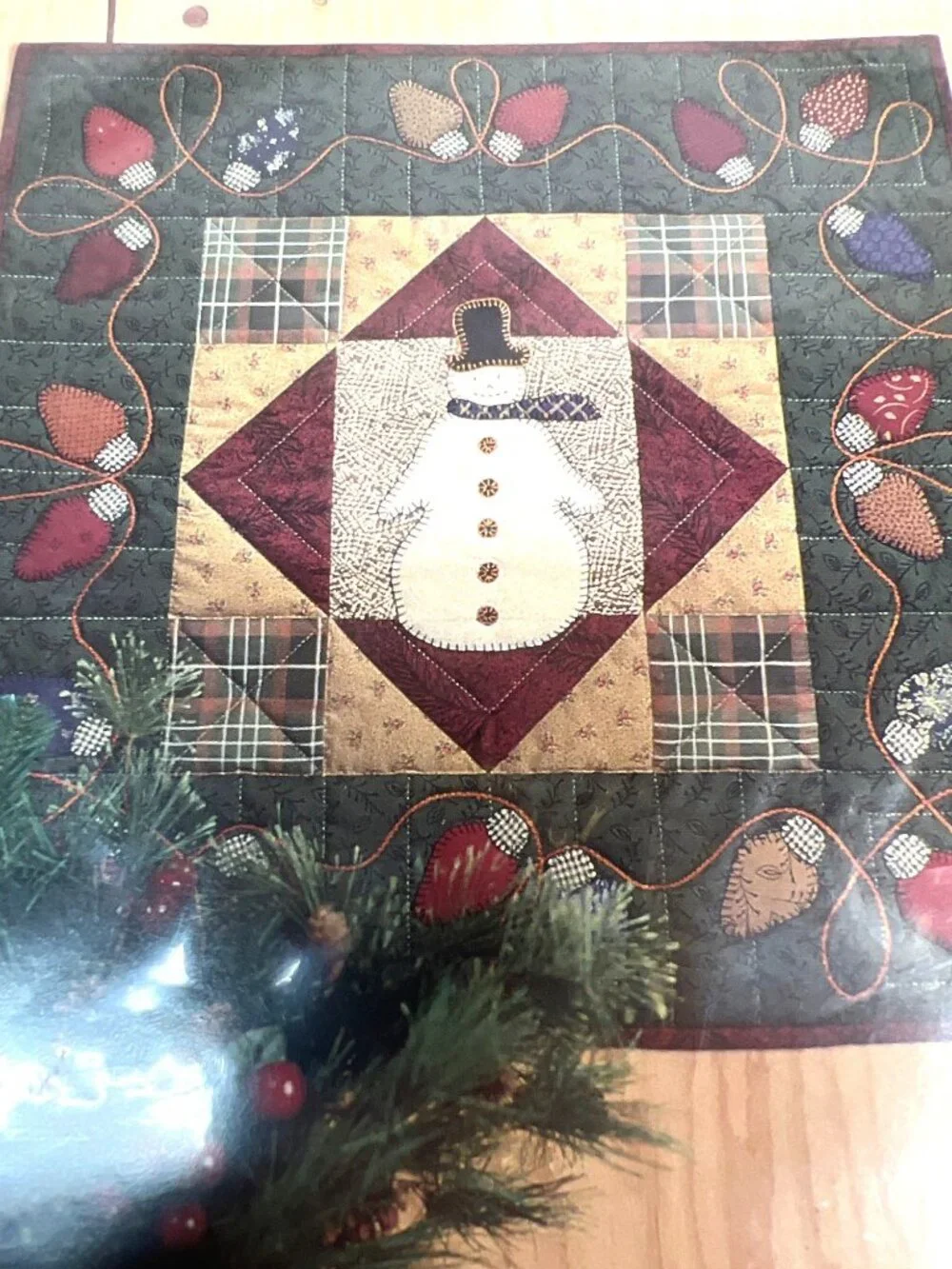 Frosty Lights Quilt Pattern Thimbleberries 28-Inch Square Snowman Applique Holid